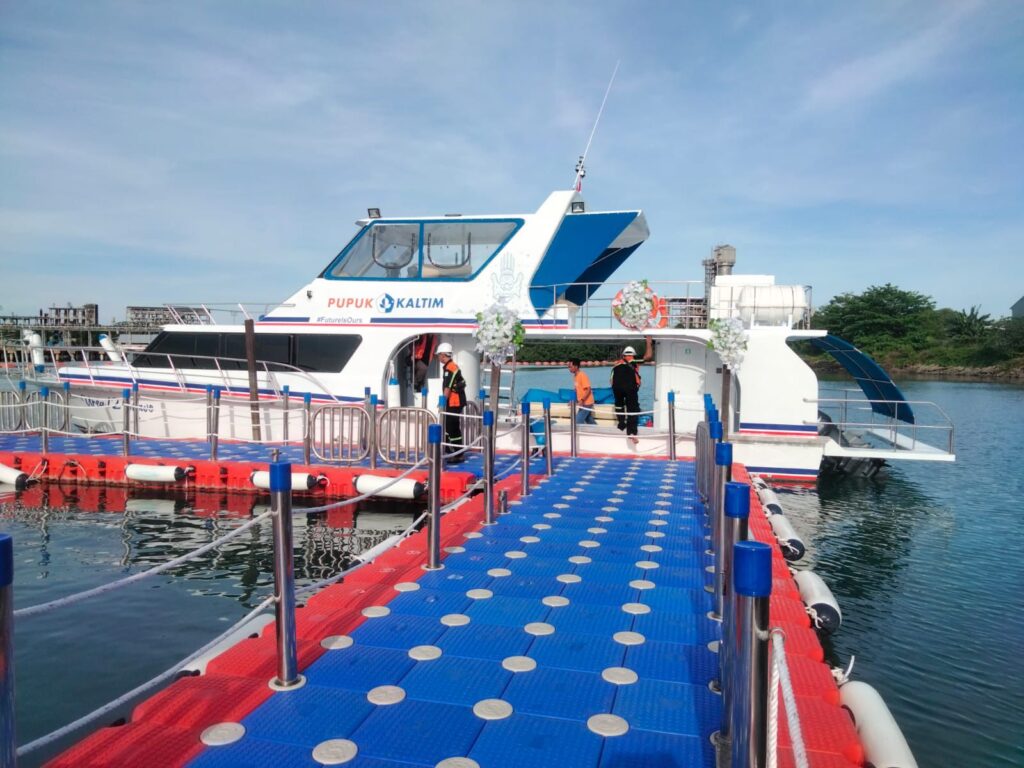 pabrik dermaga apung