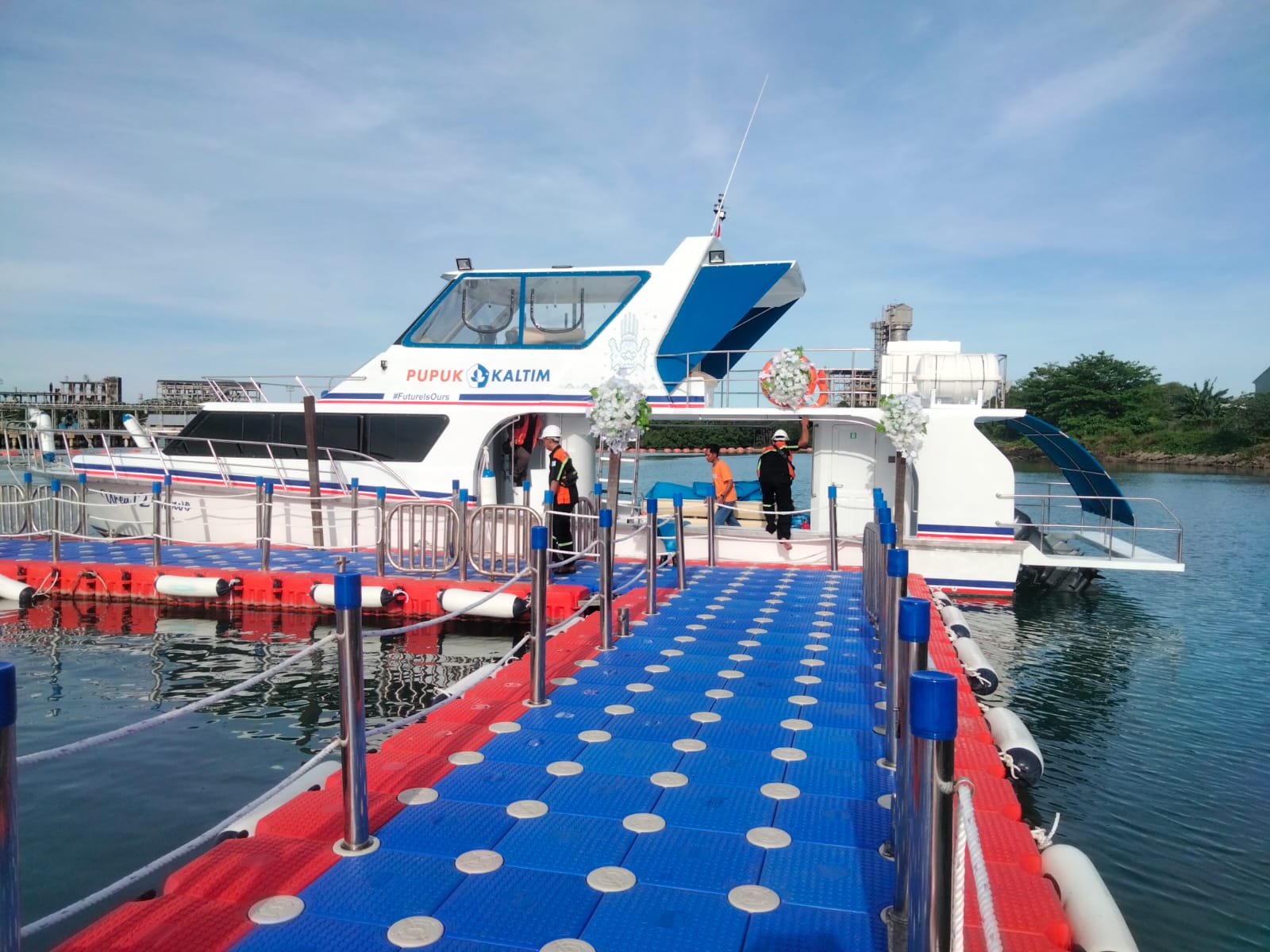 pabrik dermaga apung